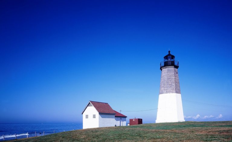 lighthouse1666727_1920 Auto Insurance Matchup